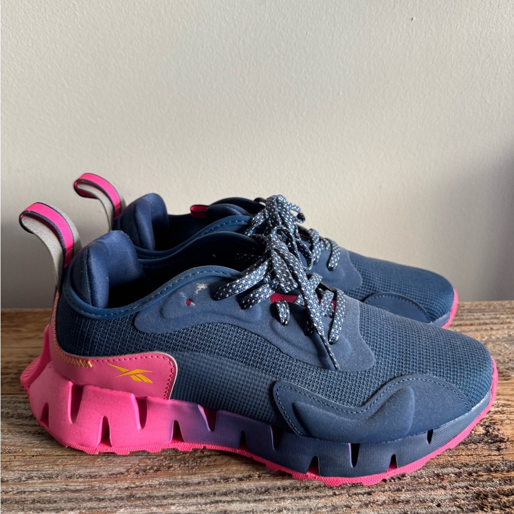 USED-Women Reebok Dynamica Zig-Size 10